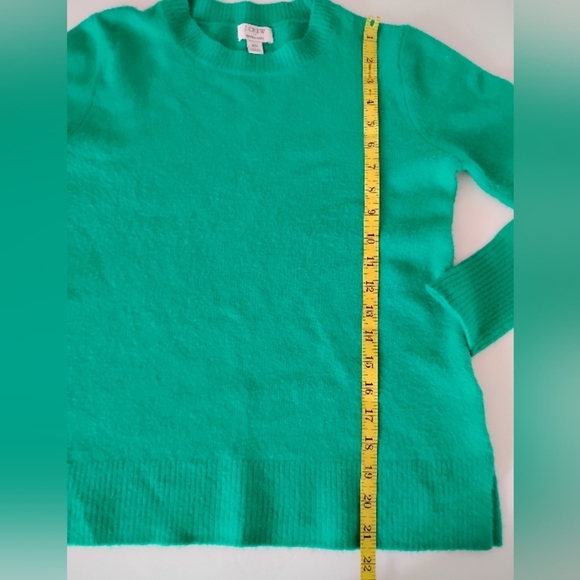 J. Crew Factory Extra Soft Crew Neck Sweater Bright Green Colorful Cozy Size XS - Picture 12 of 13